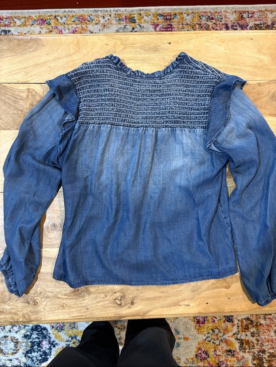 cloth & stone Indigo Smocked Yoke Denim-Look Peasant Top - Picture 3 of 3